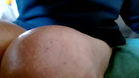 Snapshot of smallmalelass chatting on 10.15.25 smallmalelass online show from 10.15.25