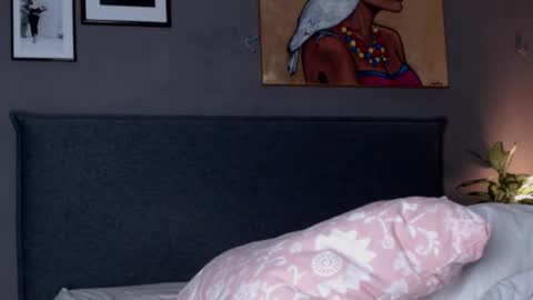 Snapshot of smalltittsbigsoul chatting on 11.03.25 Anna no bbbbybybbabebyy just Anna. And dont call me mom please. online show from 11.03.25