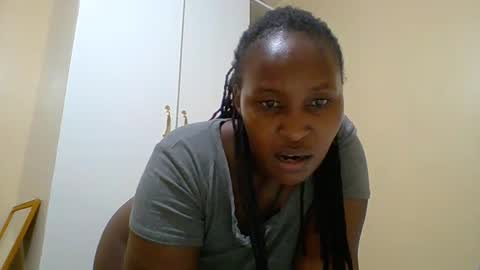 Snapshot of smartqueen1 chatting on 05.14.26 Katerina online show from 05.14.26