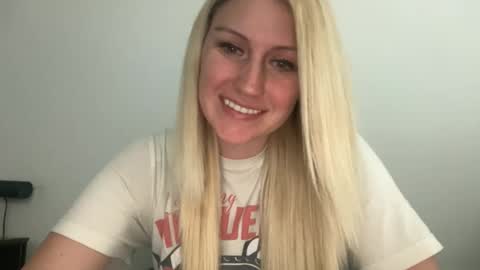 Snapshot of smexxii93 chatting on 11.02.25 smexxii93 online show from 11.02.25