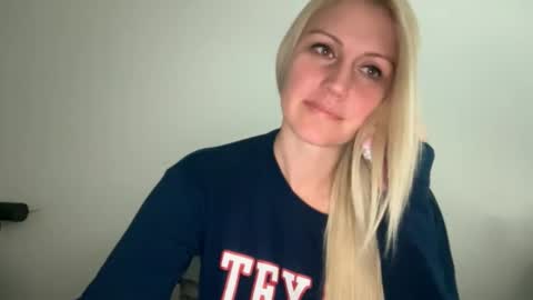 Snapshot of smexxii93 chatting on 11.26.25 smexxii93 online show from 11.26.25