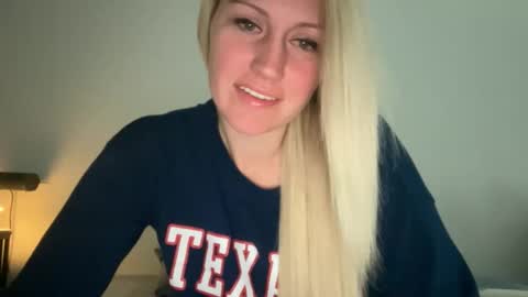 Snapshot of smexxii93 chatting on 12.18.25 smexxii93 online show from 12.18.25