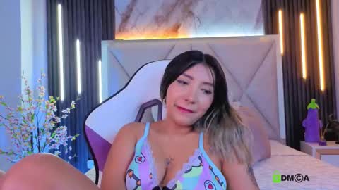 smile__1 online show from 11.21.25