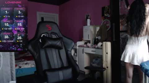 smile_cute_fox online show from 10.18.25