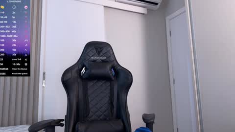 Snapshot of smilee_girl chatting on 12.10.24 Emily Burns online show from 12.10.24