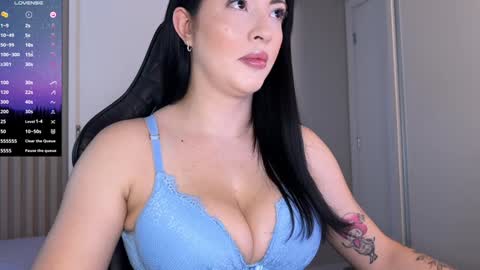 Snapshot of smilee_girl chatting on 01.09.25 Emily Burns online show from 01.09.25