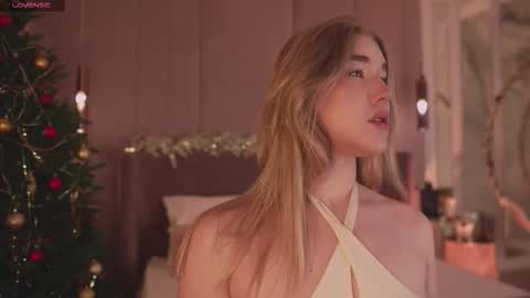 Mia online show from 12.15.25