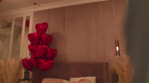 Mia online show from 02.22.26