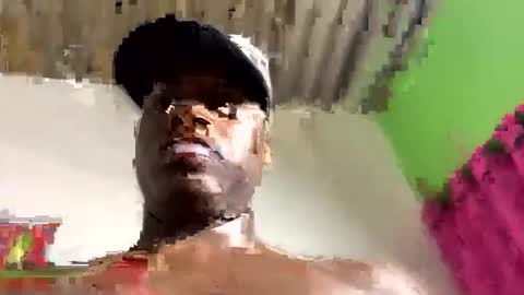 Snapshot of smith_oliver chatting on 12.24.24 Smith online show from 12.24.24
