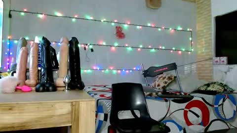 Snapshot of smithdara chatting on 11.24.25 Smithdara online show from 11.24.25