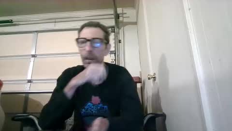 Snapshot of smkforme chatting on 10.21.25 smoke-4-me online show from 10.21.25