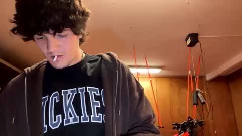 Snapshot of smo98king chatting on 01.05.25 italian meat online show from 01.05.25