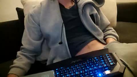 Smokeandwatching online show from 12.08.24