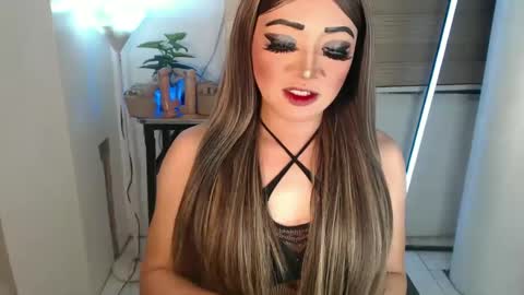 Snapshot of smokeprincess chatting on 02.19.25 Amanda online show from 02.19.25