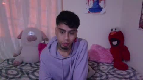 Snapshot of smoker00teddybear chatting on 02.15.25 teddy online show from 02.15.25