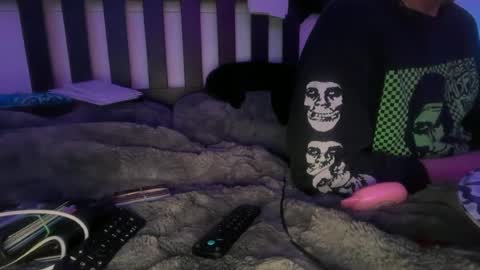 snapbacksandtattoos420 online show from 06.19.26