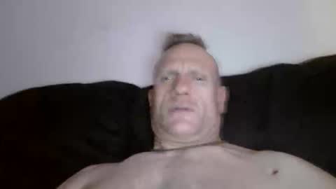 Snapshot of snblee4dp chatting on 10.19.25 snblee4dp online show from 10.19.25