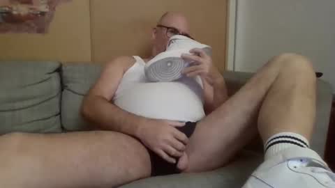 sneakerboy18 online show from 09.24.25