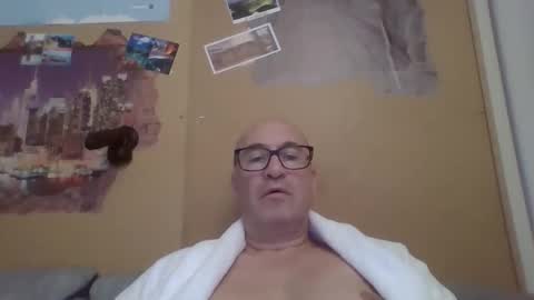 sneakerboy18 online show from 11.16.25