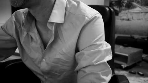 Snapshot of sneaky1985 chatting on 02.26.26 sneaky1985 online show from 02.26.26