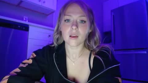 sneakyalicek online show from 11.17.25