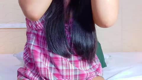 Snapshot of sneakyy_fantasy chatting on 02.27.25 Hellen  online show from 02.27.25