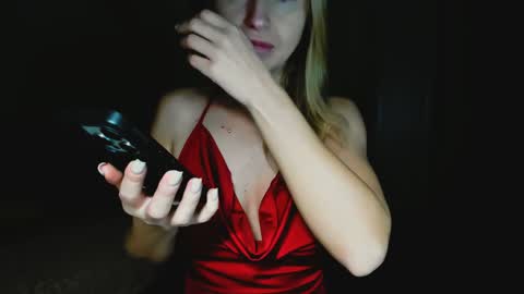 Snapshot of snezanablond chatting on 01.23.25 Sneja online show from 01.23.25