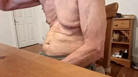 Snapshot of snooty05 chatting on 10.17.25 Snooty online show from 10.17.25