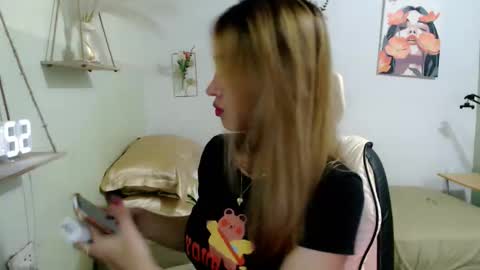 snow_2000 online show from 10.24.25