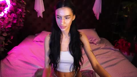 snow_whiteeex online show from 10.27.25