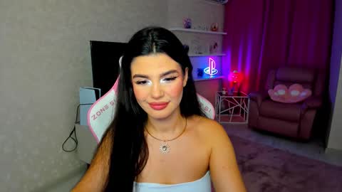 Snapshot of snowingwinter chatting on 11.08.25 snowingwinter online show from 11.08.25