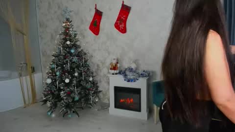 Snapshot of snowingwinter chatting on 12.17.25 snowingwinter online show from 12.17.25