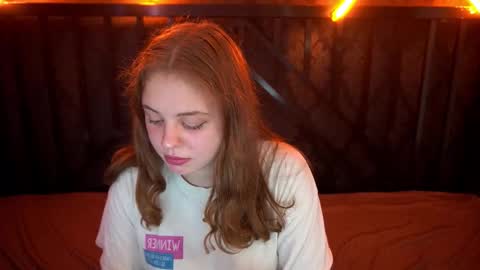 snowwhite_bella online show from 10.23.25