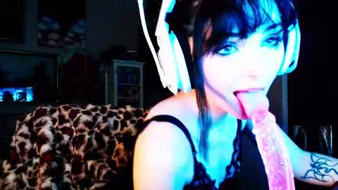 Soaking Saskya online show from 10.21.25