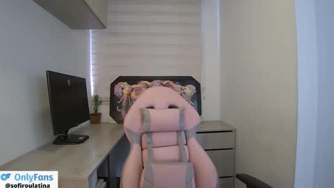 soffi_rousel_ online show from 01.14.26