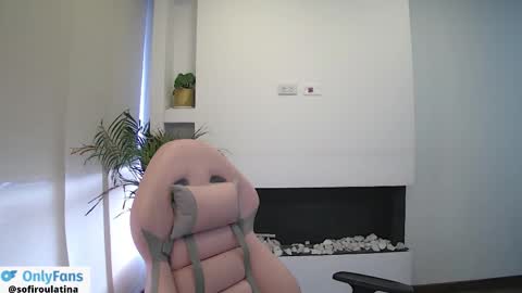 soffi_rousel_ online show from 02.01.26