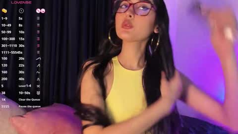 Danna online show from 10.25.25