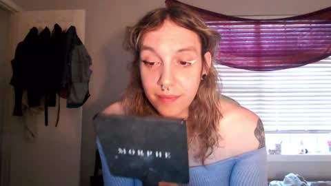 Snapshot of soffpurr chatting on 12.01.25 Lilytea online show from 12.01.25