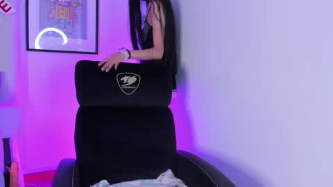 Snapshot of soffy_hilltom chatting on 02.11.26 Soffy online show from 02.11.26