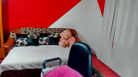 Snapshot of soffy_skye chatting on 10.30.25 Soffy online show from 10.30.25