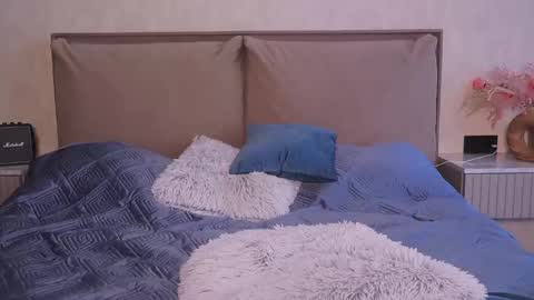 Snapshot of soffyasi chatting on 10.25.25 soffyasi online show from 10.25.25