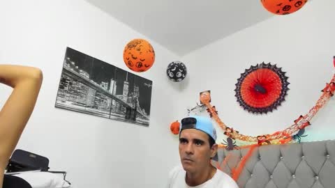 Snapshot of sofi_and_santy chatting on 11.03.25 SOFI AND SANTY online show from 11.03.25