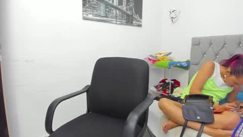 Snapshot of sofi_and_santy chatting on 11.26.25 SOFI AND SANTY online show from 11.26.25