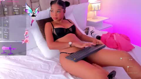 sofi_gomeez online show from 11.25.25