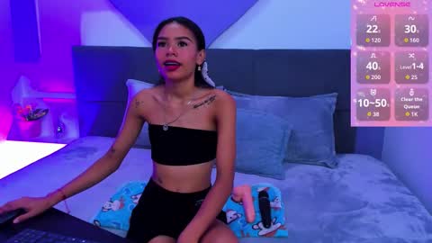 Snapshot of sofi_little2 chatting on 11.16.25 Sofia online show from 11.16.25