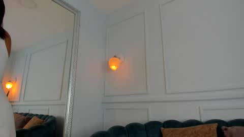 Snapshot of sofi_moreno chatting on 12.28.24 Sofi online show from 12.28.24