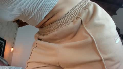 Snapshot of sofi_moreno chatting on 10.15.25 Sofi online show from 10.15.25