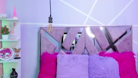 Sofi Noa online show from 09.19.25