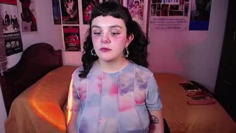 Snapshot of sofia_coolle chatting on 12.19.25 Sofi online show from 12.19.25