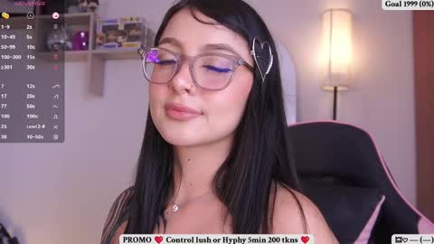 Snapshot of sofia_dream7 chatting on 10.28.25 Sofi online show from 10.28.25